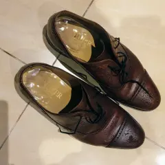 Jak wysuszyć skórzane buty, aby uniknąć ich uszkodzenia i deformacji