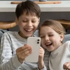 Jaki telefon dla dziecka wybrać, aby uniknąć problemów z używaniem?