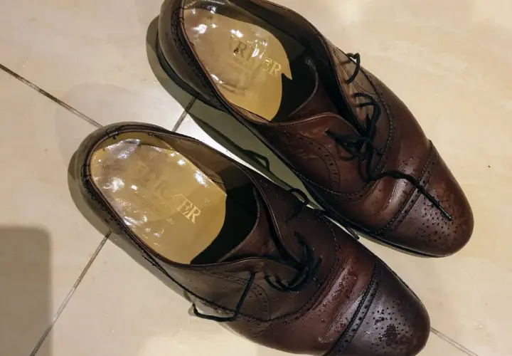 Jak wysuszyć skórzane buty, aby uniknąć ich uszkodzenia i deformacji