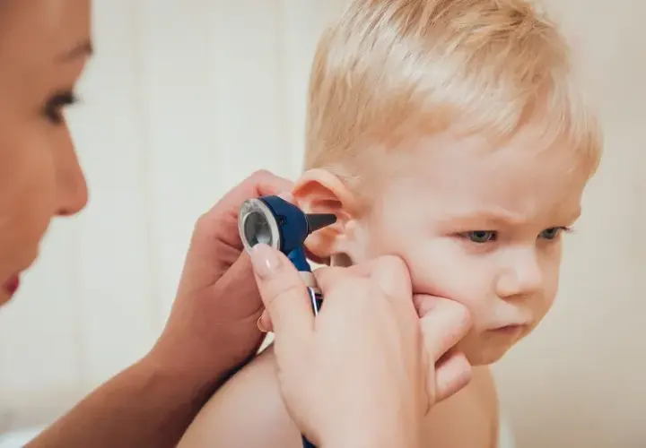 Skuteczne sposoby na ból ucha u dziecka bez recepty, które pomogą